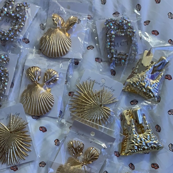 Lovely statement earrings - Picture 1 of 6